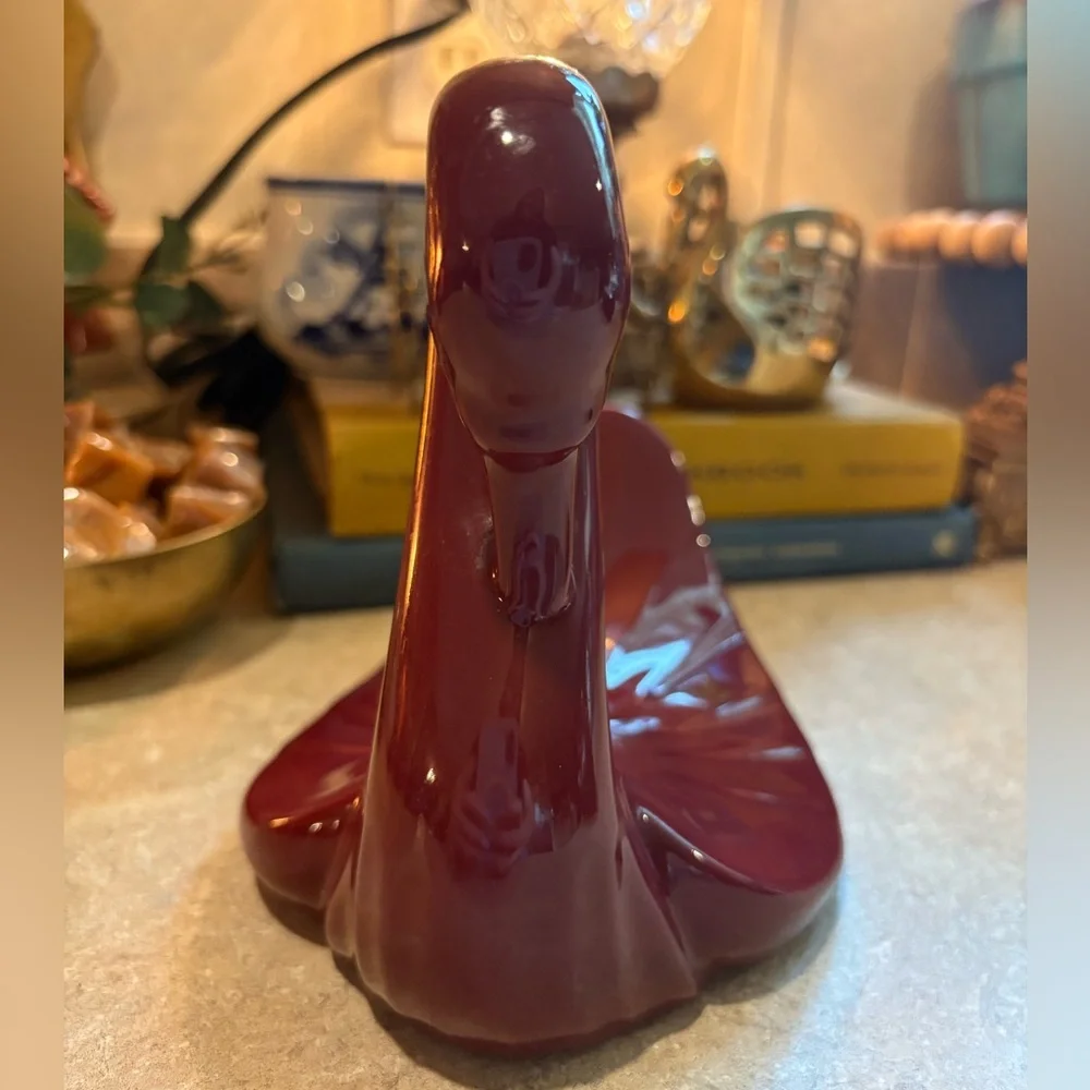 Vintage 1981 Maroon Swan Andre Richards Bathroom Décor Hand Towel Holder Ceramic